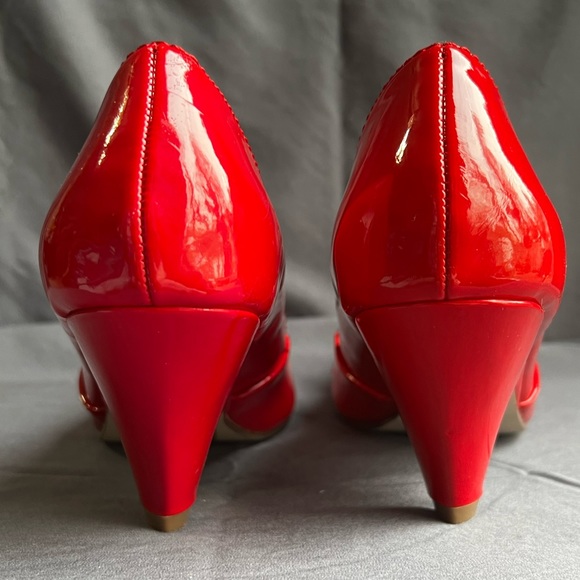 sz 6 Stylnxe / ModCloth red patent retro heels - Picture 2 of 6